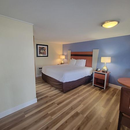 Days Inn By Wyndham - Cape Cod West Yarmouth Εξωτερικό φωτογραφία