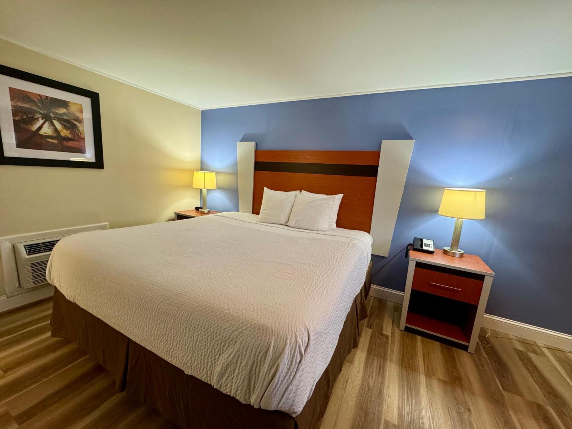 Days Inn By Wyndham - Cape Cod West Yarmouth Εξωτερικό φωτογραφία