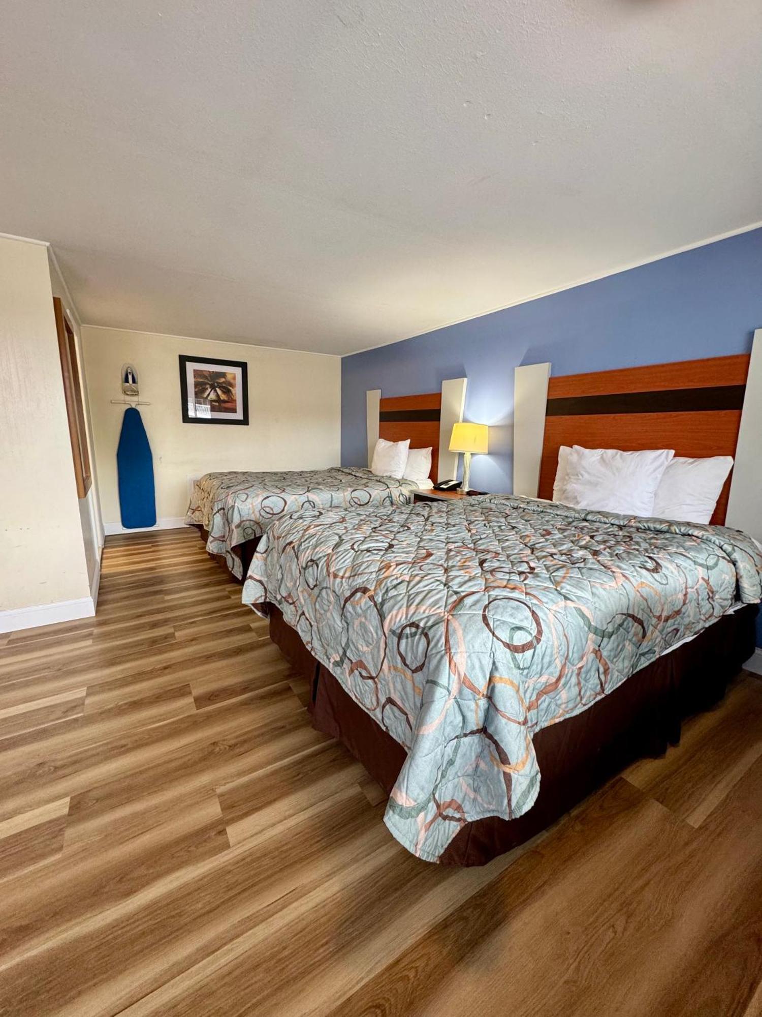 Days Inn By Wyndham - Cape Cod West Yarmouth Εξωτερικό φωτογραφία
