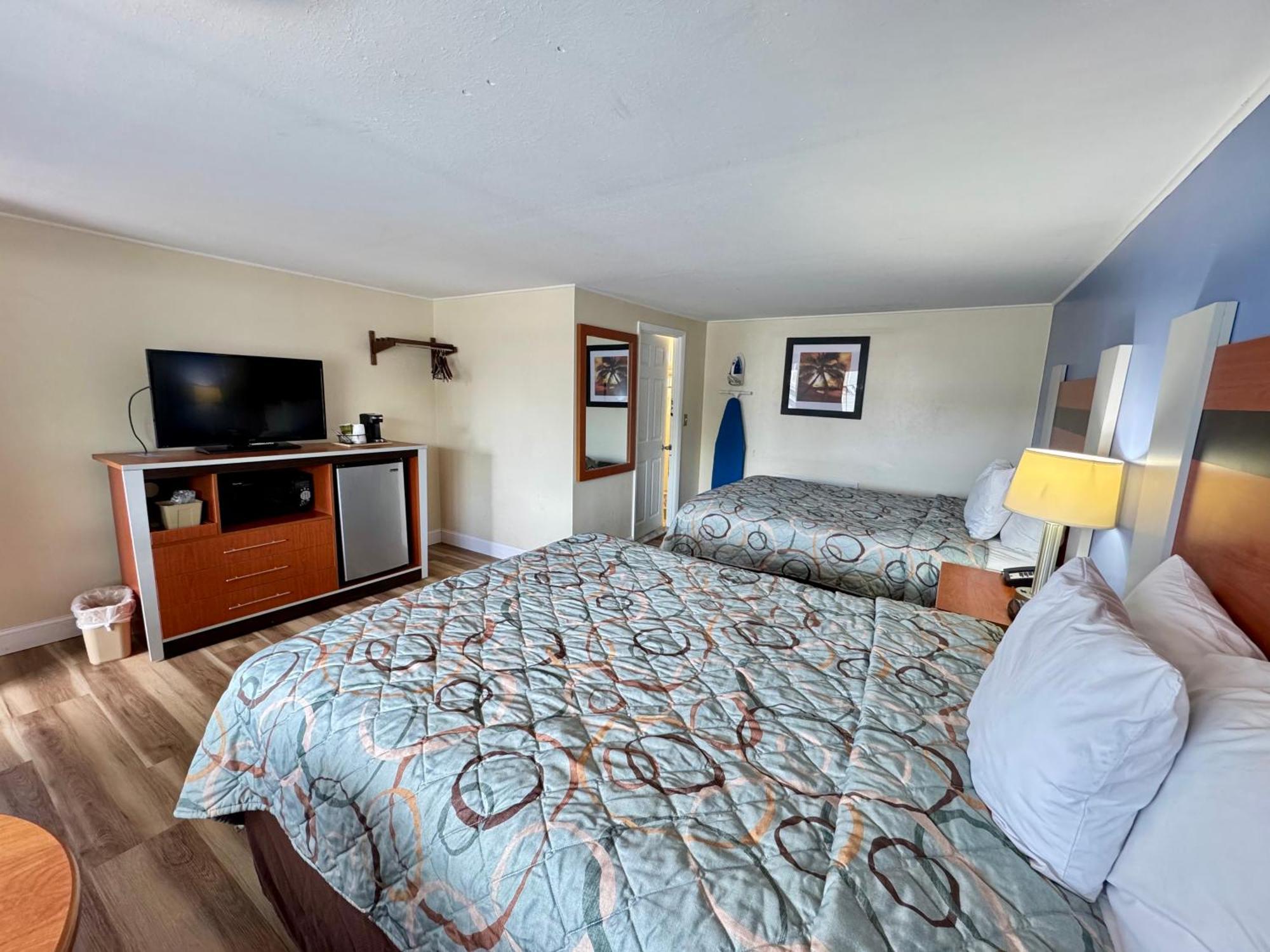 Days Inn By Wyndham - Cape Cod West Yarmouth Εξωτερικό φωτογραφία
